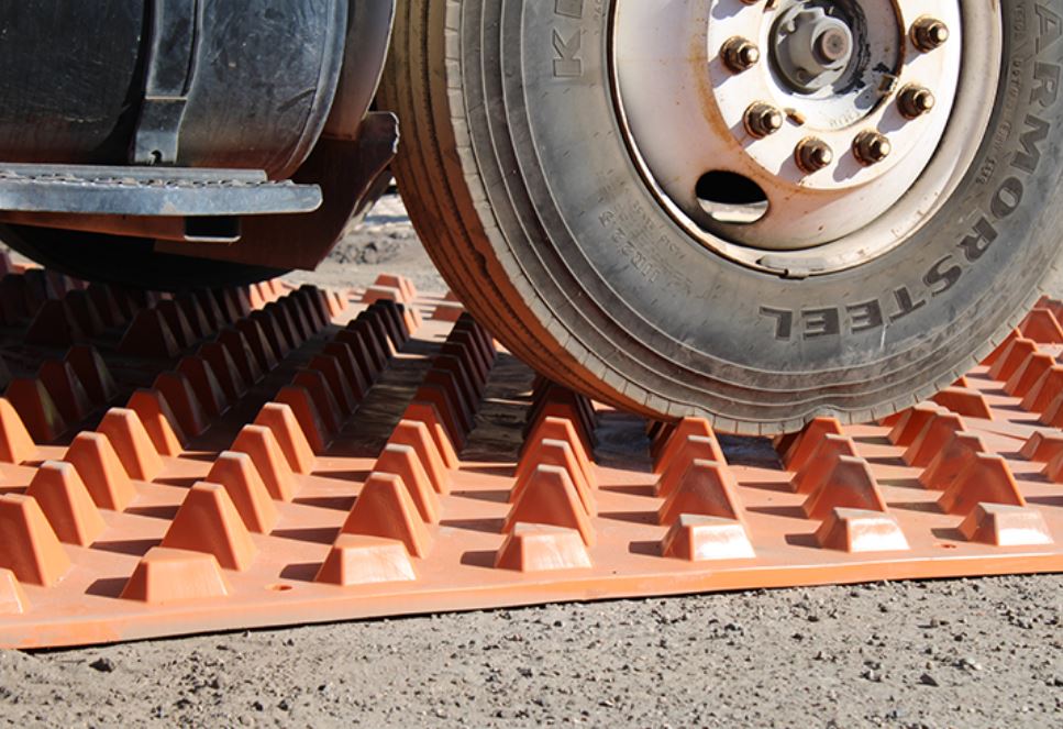 DiamondTrack Trackout Mat - 7' L x 12' W