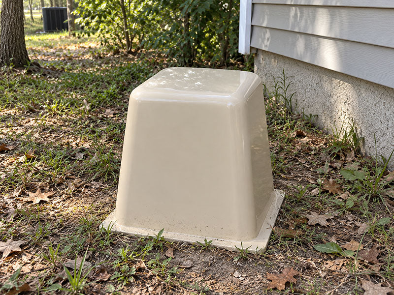 Piedmont Fiberglass Well Cover - 18″ L × 18″ W × 22″ H