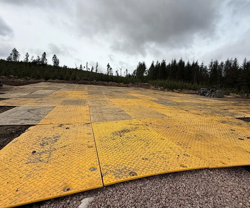 Large work platform built from XtremeMat ground protection mats
